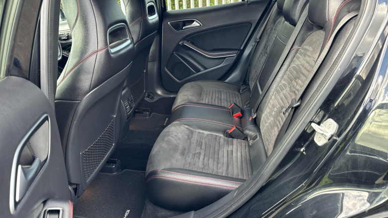 Mercedes-Benz GLA 220d 4Matic AMG Line 5dr Auto [Prem Plus] Diesel Hatchback